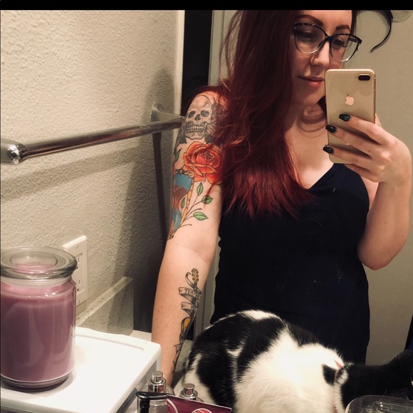 Meet your Posher, Kaitlyn - Picture 2 of 2